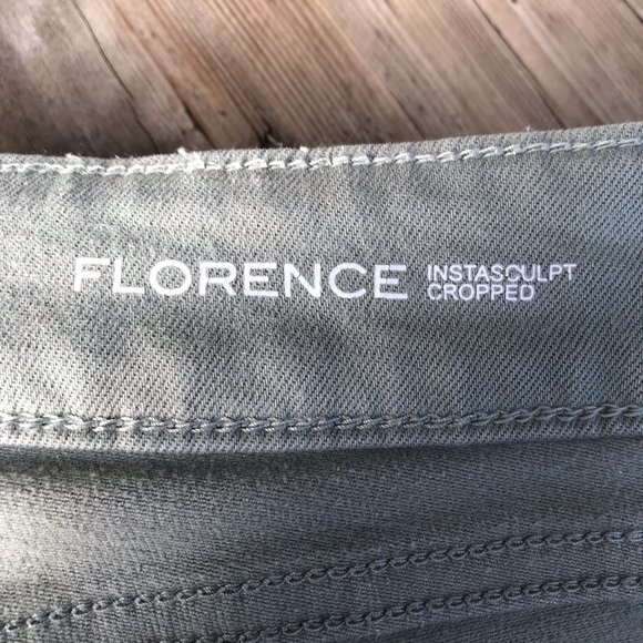 DL 1961 Florence Instascupt Cropped (Grove) - Picture 5 of 10